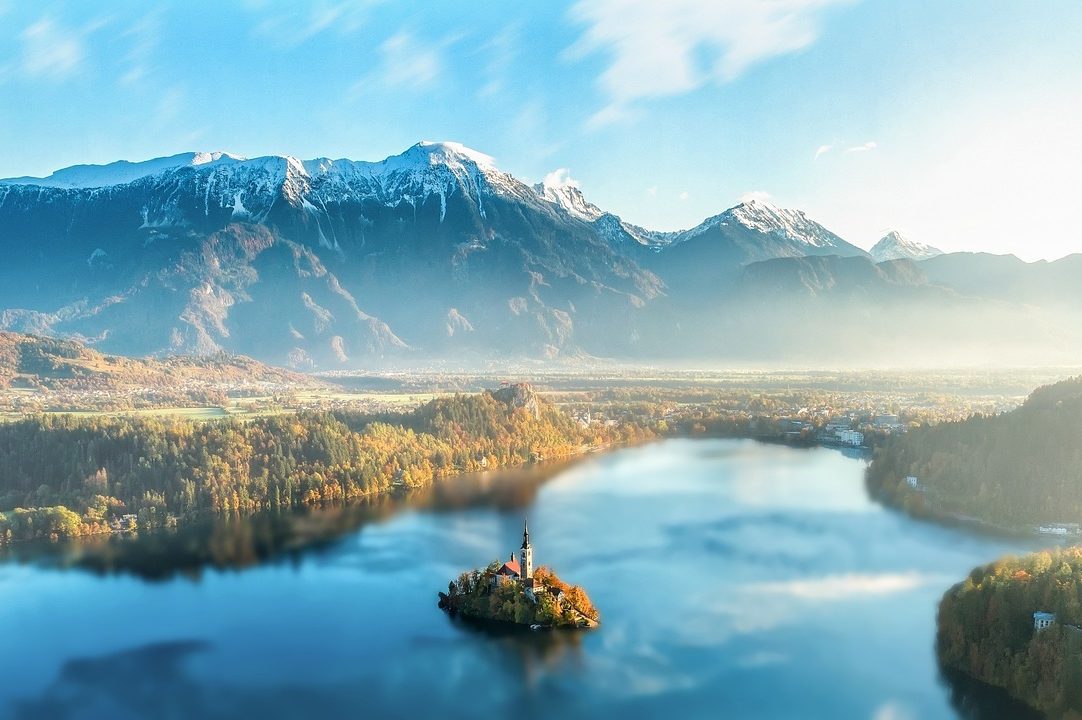 cropped-mountains-1899264_1280.jpg